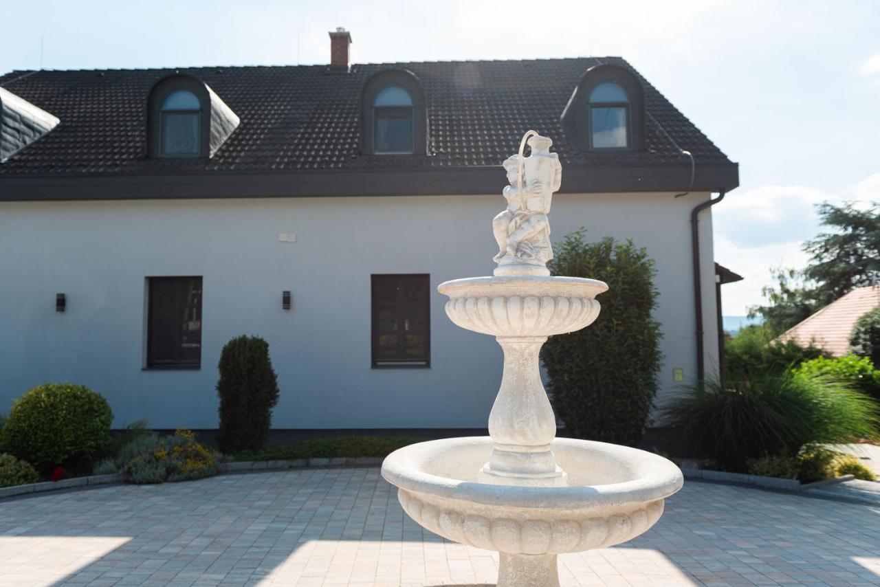 Katzer Villa Badacsonytördemic Exterior foto